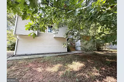 704 Lost Creek Circle, Stone Mountain, GA 30088 - Photo 3