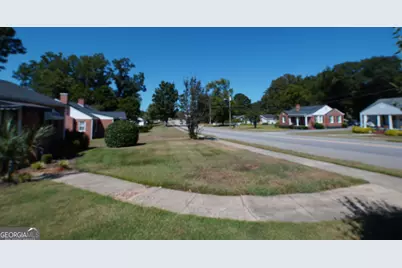 401 North Harris St, Sandersville, GA 31082 - Photo 3