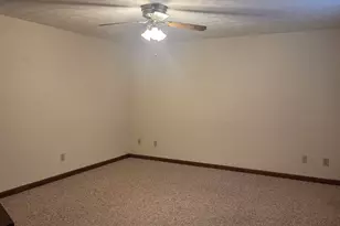 8492 Pineland Dr, Jonesboro, GA 30238 - Photo 5