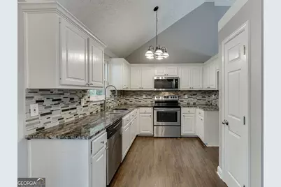 1231 Cumberland Trl, Monroe, GA 30656 - Photo 9