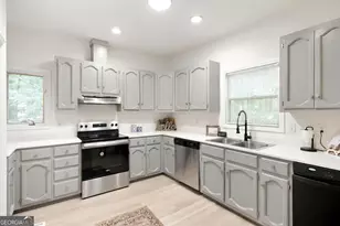 2203 Plantation Dr, Macon, GA 31211 - Photo 11