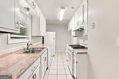 1003 Salisbury Trail, Riverdale, GA 30296 - Photo 13
