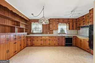 400 Harris St, Toccoa, GA 30577 - Photo 9