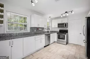 2677 Lancaster Dr, Atlanta, GA 30344 - Photo 13