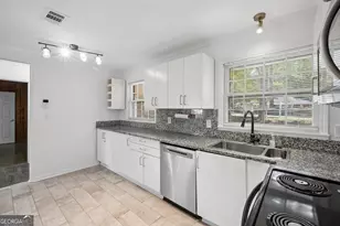 2677 Lancaster Dr, Atlanta, GA 30344 - Photo 7