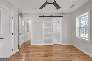 1427 Lorenzo Dr SW, Atlanta, GA 30310 - Photo 5