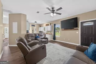 4074 Meadow Cir, Blackshear, GA 31516 - Photo 11