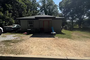 66 Hardy St, Hartwell, GA 30643 - Photo 1