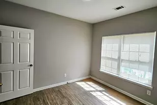 375 Brookview Dr, Riverdale, GA 30274 - Photo 9