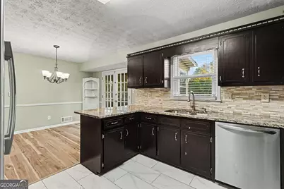 3030 Green Meadow Lane, Snellville, GA 30078 - Photo 9