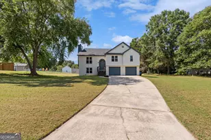 4650 Wheeler Creek Dr, Hoschton, GA 30548 - Photo 1