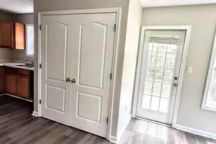 6909 Malvern Ct, Lithonia, GA 30038 - Photo 5