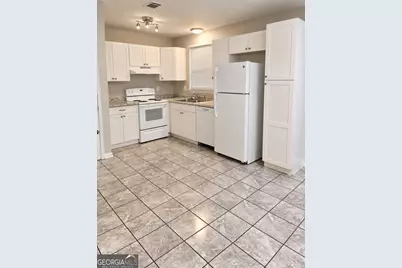 108 Lancelot Court, Warner Robins, GA 31093 - Photo 3