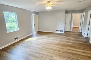 225 W Tinsley St, Griffin, GA 30223 - Photo 7
