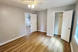225 W Tinsley St, Griffin, GA 30223 - Photo 15