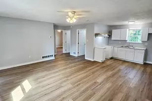 225 W Tinsley St, Griffin, GA 30223 - Photo 9