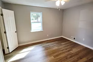 225 W Tinsley St, Griffin, GA 30223 - Photo 13