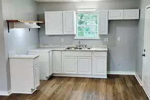 225 W Tinsley St, Griffin, GA 30223 - Photo 11