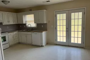 70 Dove Point Cir, Covington, GA 30016 - Photo 3