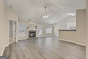 70 Green Spring, Newnan, GA 30265 - Photo 9