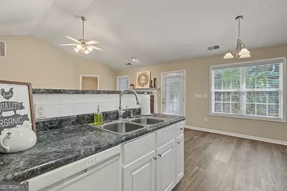 70 Green Spring, Newnan, GA 30265 - Photo 23