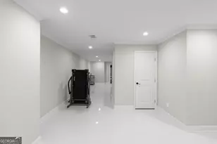 980 Fenimore Cir, Sandy Springs, GA 30350 - Photo 69