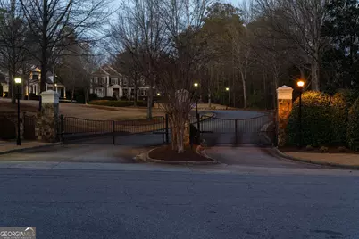 980 Fenimore Circle, Sandy Springs, GA 30350 - Photo 3