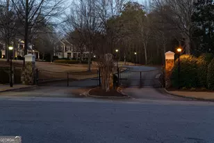 980 Fenimore Cir, Sandy Springs, GA 30350 - Photo 3