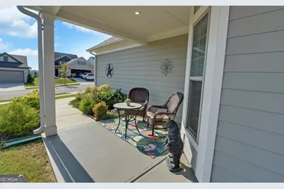 5724 Grapewood Street, Hoschton, GA 30548 - Photo 3