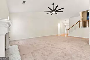 1422 Fountain Lakes Dr, Lawrenceville, GA 30043 - Photo 5