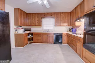 202 E Wright St, Winder, GA 30680 - Photo 19