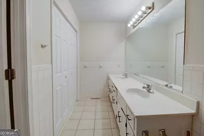 202 E Wright Street, Winder, GA 30680 - Photo 11