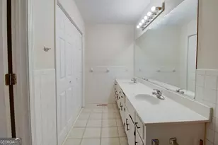 202 E Wright St, Winder, GA 30680 - Photo 11