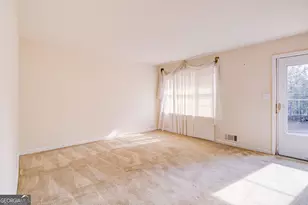 202 E Wright St, Winder, GA 30680 - Photo 3