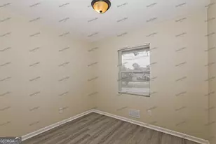 8355 Dunellen Ln, Jonesboro, GA 30238 - Photo 3
