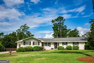 460 S College St, Metter, GA 30439 - Photo 1