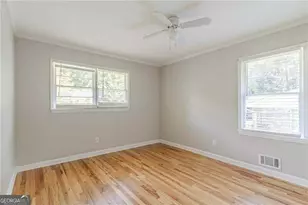 927 Magna Carta Dr NW, Atlanta, GA 30318 - Photo 9