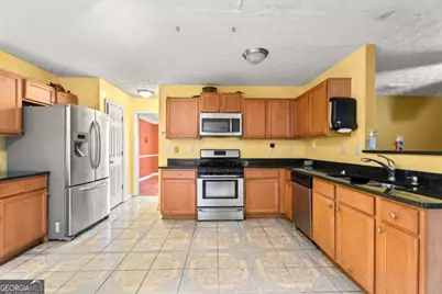 6833 Wynmeadow Drive, Stone Mountain, GA 30087 - Photo 19