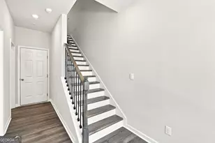 320 Laurel Ln, Hapeville, GA 30354 - Photo 3