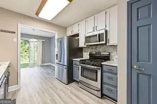 873 Edgewater Cir, Marietta, GA 30062 - Photo 15