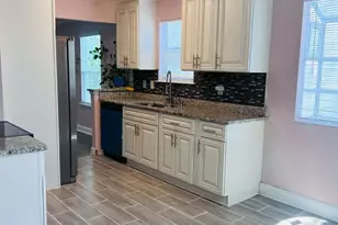 563 Crestridge Ct, Stone Mountain, GA 30083 - Photo 5