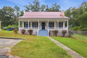 562 Maurice Dr, Swainsboro, GA 30401 - Photo 1