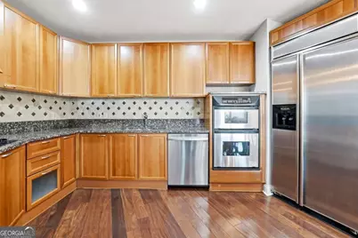 2881 Peachtree Road NE #902, Atlanta, GA 30305 - Photo 15