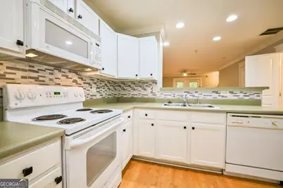 1035 Barnett Shoals Road #131, Athens, GA 30605 - Photo 11