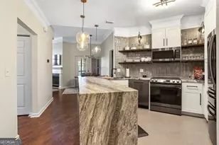 2432 Whitemarsh Way, Savannah, GA 31410 - Photo 9