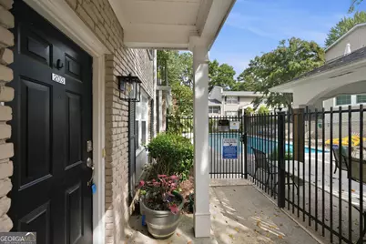 2232 Dunseath Avenue NW #APT 203, Atlanta, GA 30318 - Photo 5