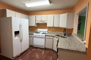 2199 Marshes Glenn Dr, Norcross, GA 30071 - Photo 5