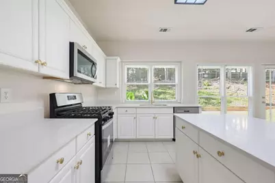 10920 Glenbarr Drive, Johns Creek, GA 30097 - Photo 11