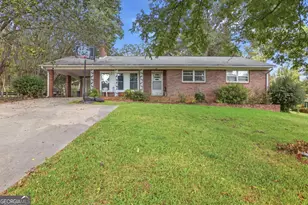 327 Poplar St, Toccoa, GA 30577 - Photo 3
