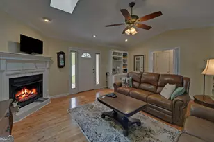 300 Knox Cir, Lavonia, GA 30553 - Photo 5